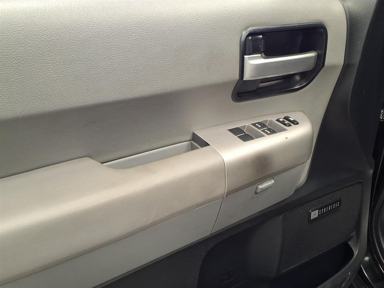 Toyota Sequoia 4WD 4dr LV8 6-Spd AT Ltd (Natl) 2008