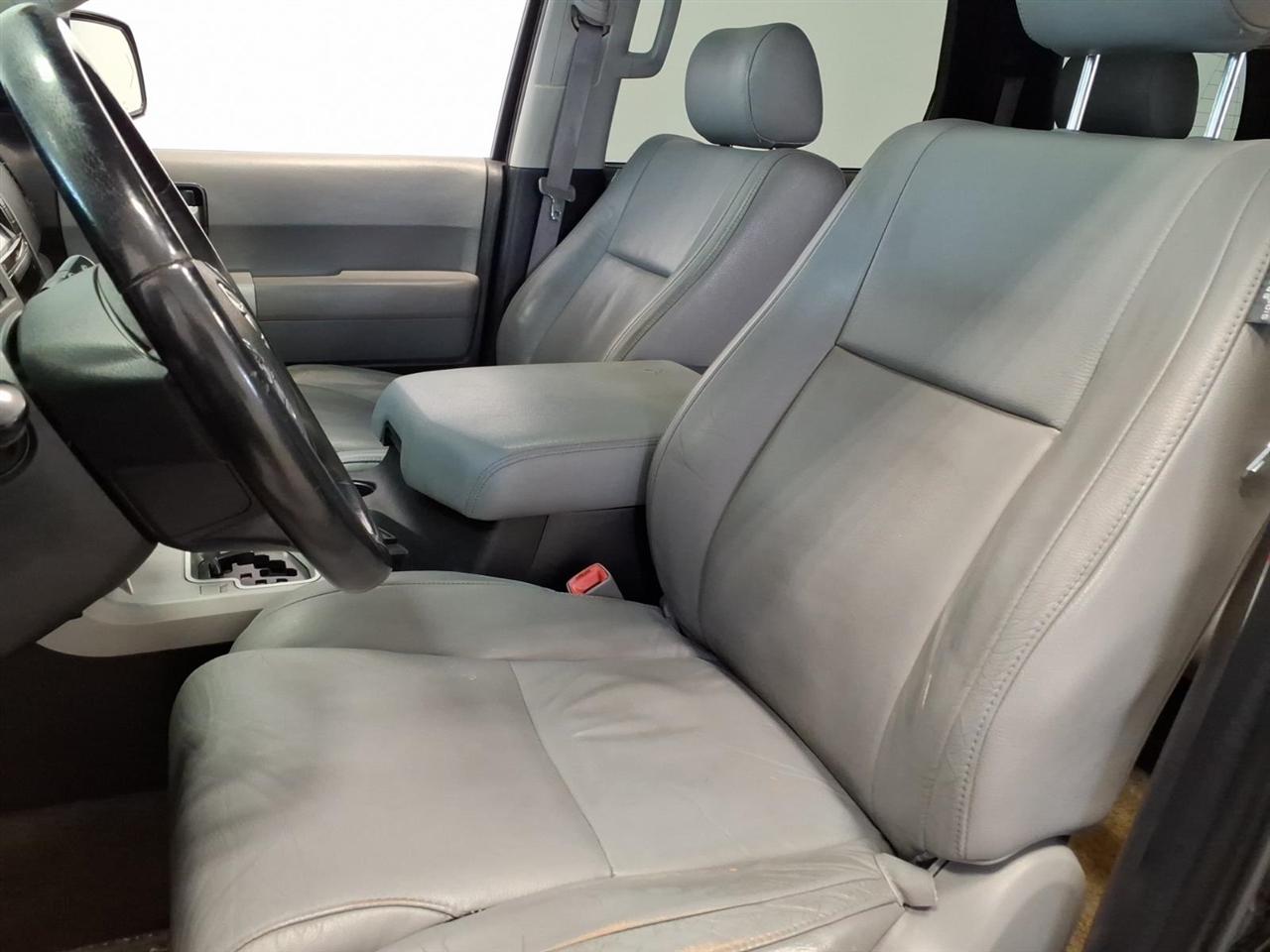 Toyota Sequoia 4WD 5.7L Limited (Natl) 2008