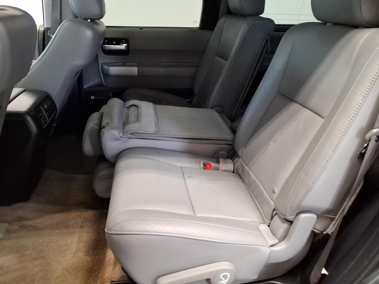 Toyota Sequoia 4WD 5.7L Limited (Natl) 2008