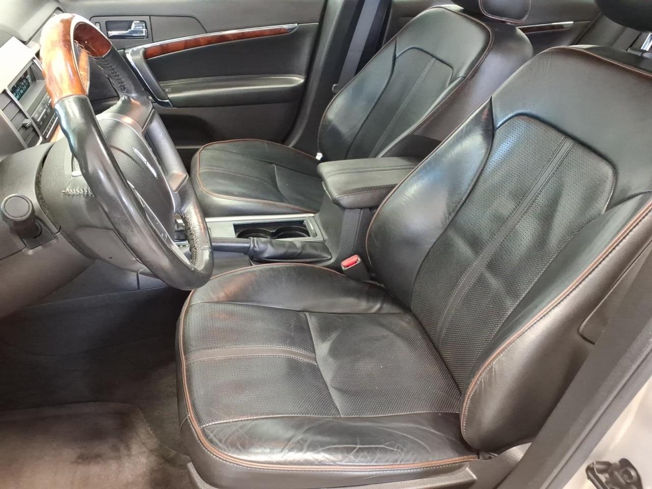 Lincoln MKZ photo 16