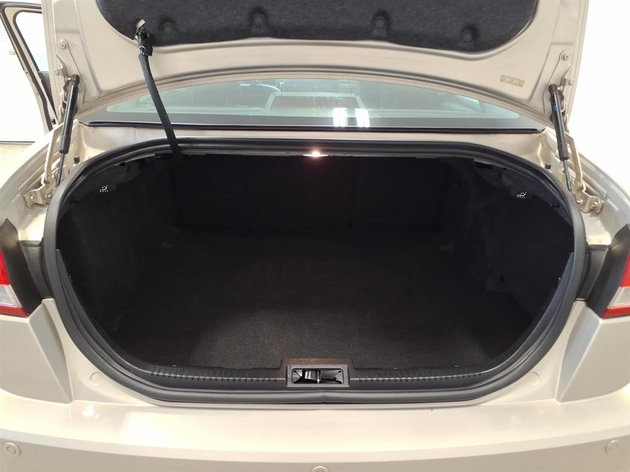 Lincoln MKZ photo 22