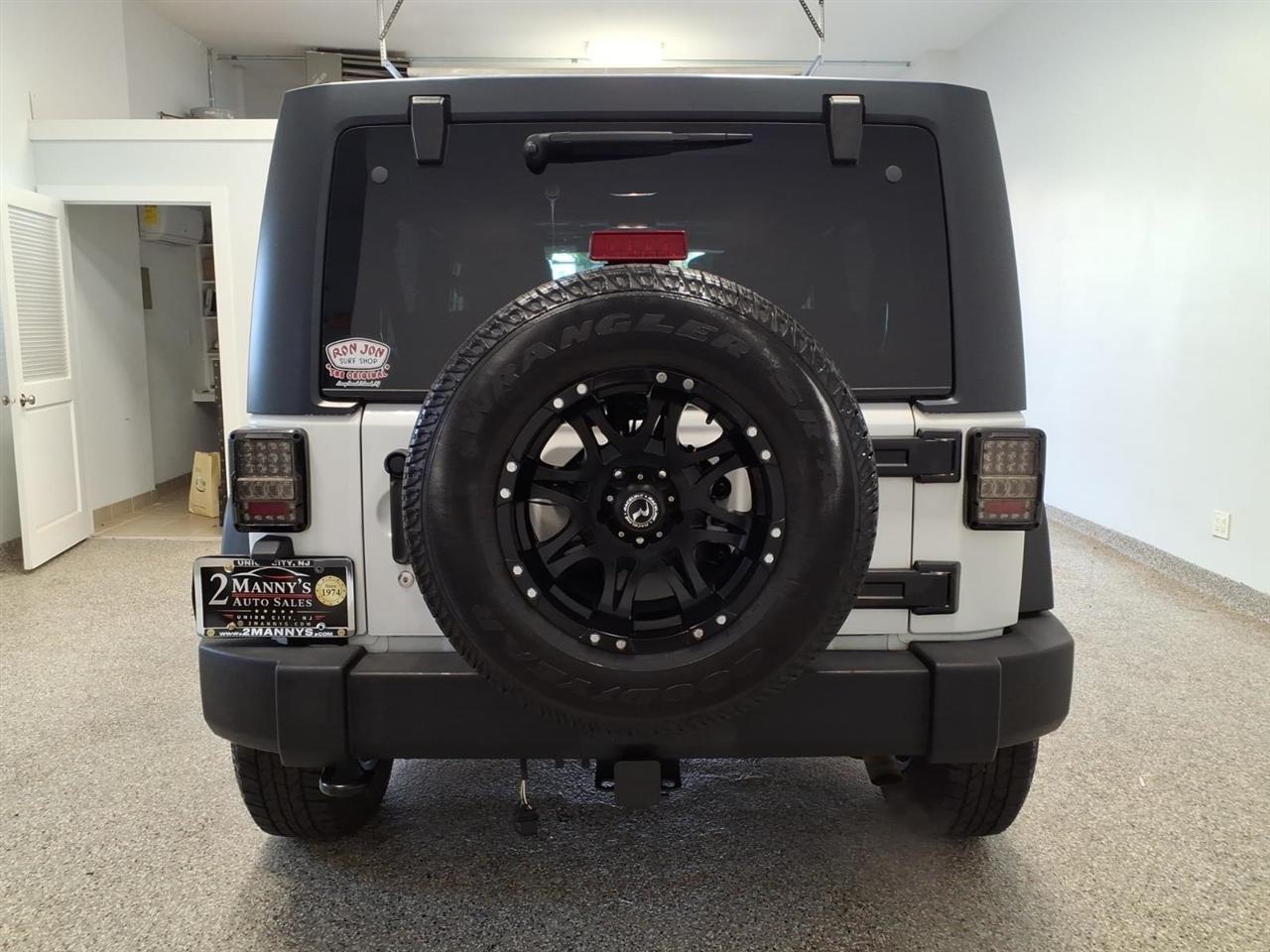 Jeep Wrangler photo 5