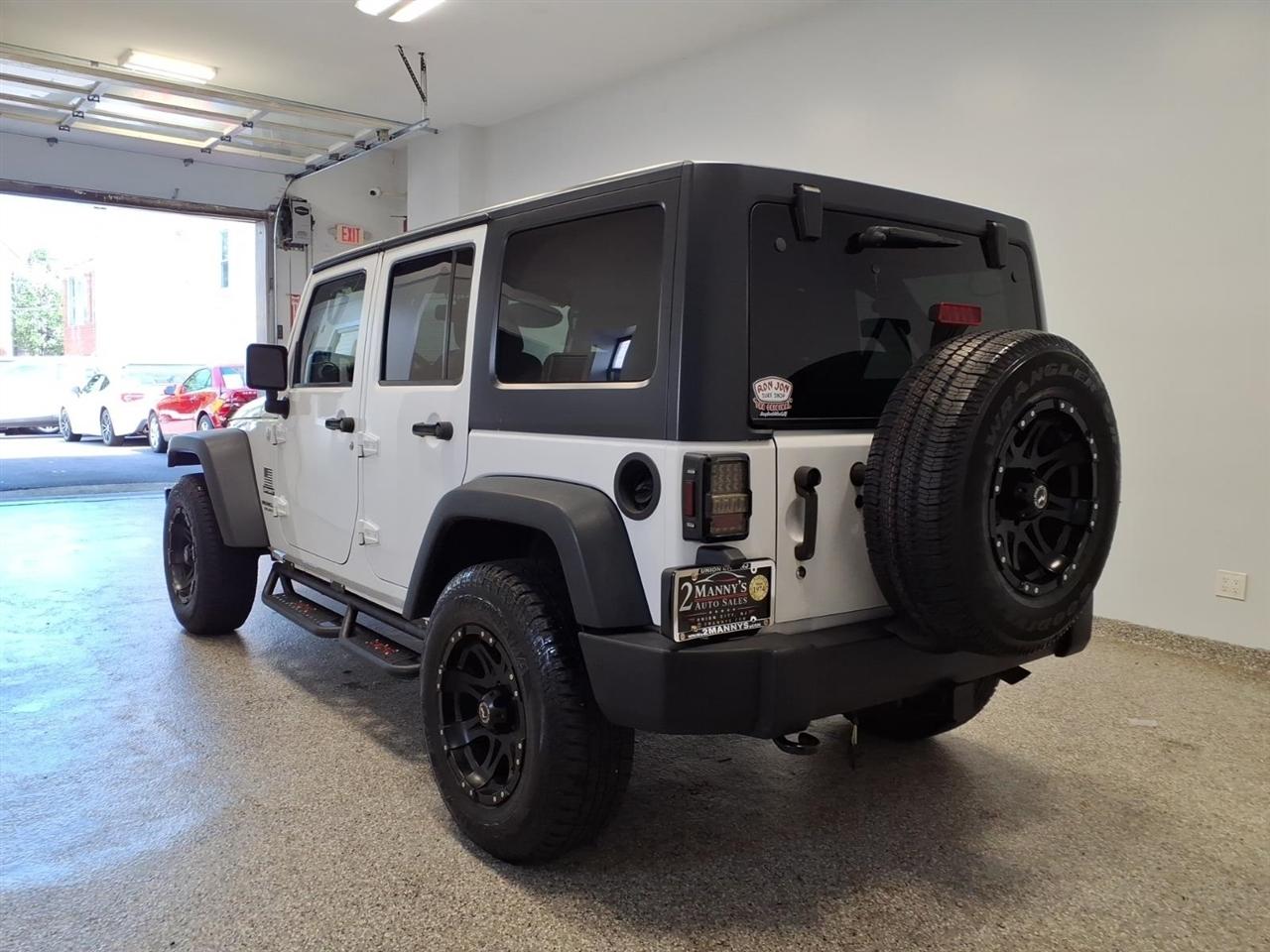 Jeep Wrangler photo 6