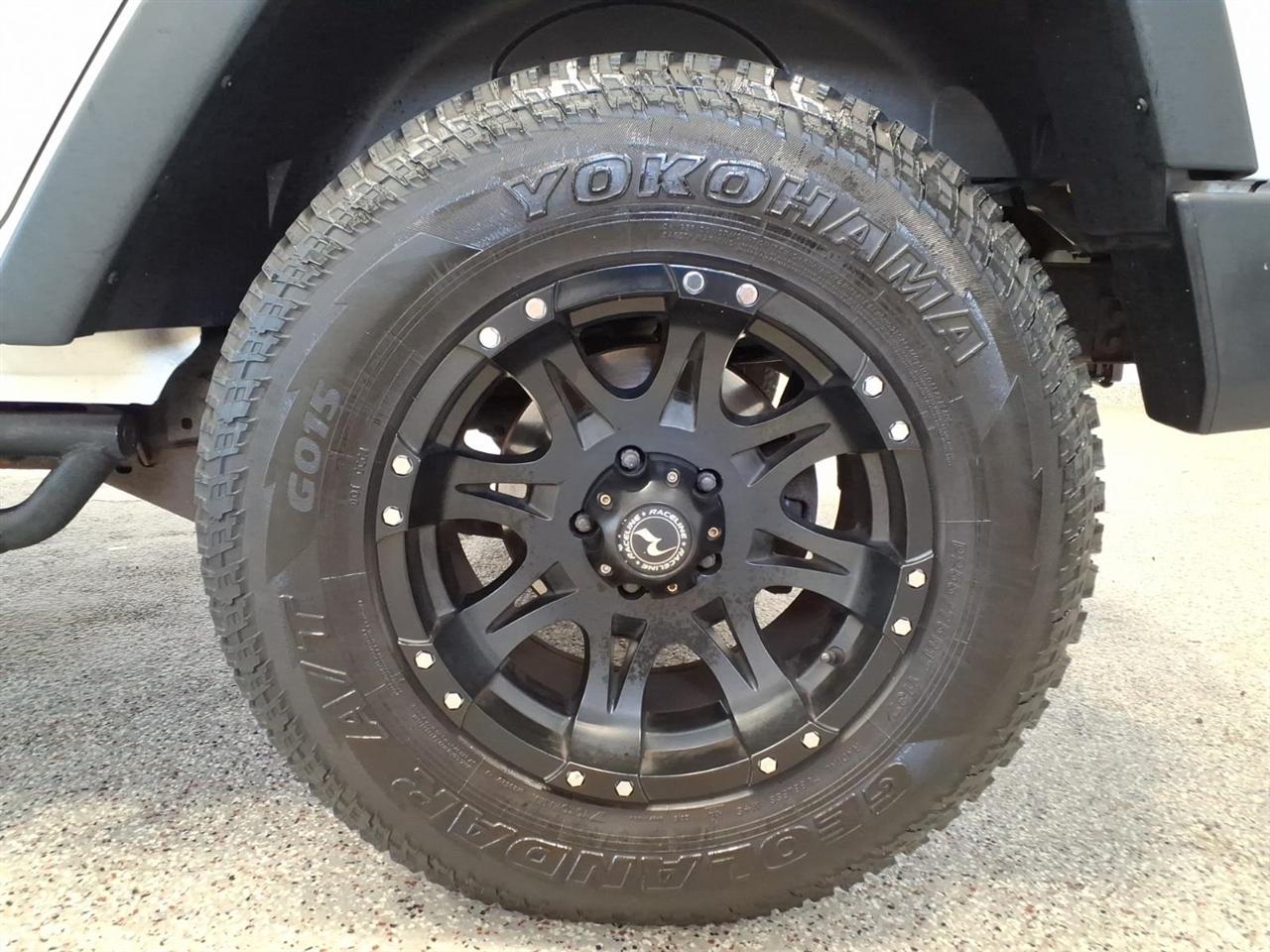Jeep Wrangler photo 7