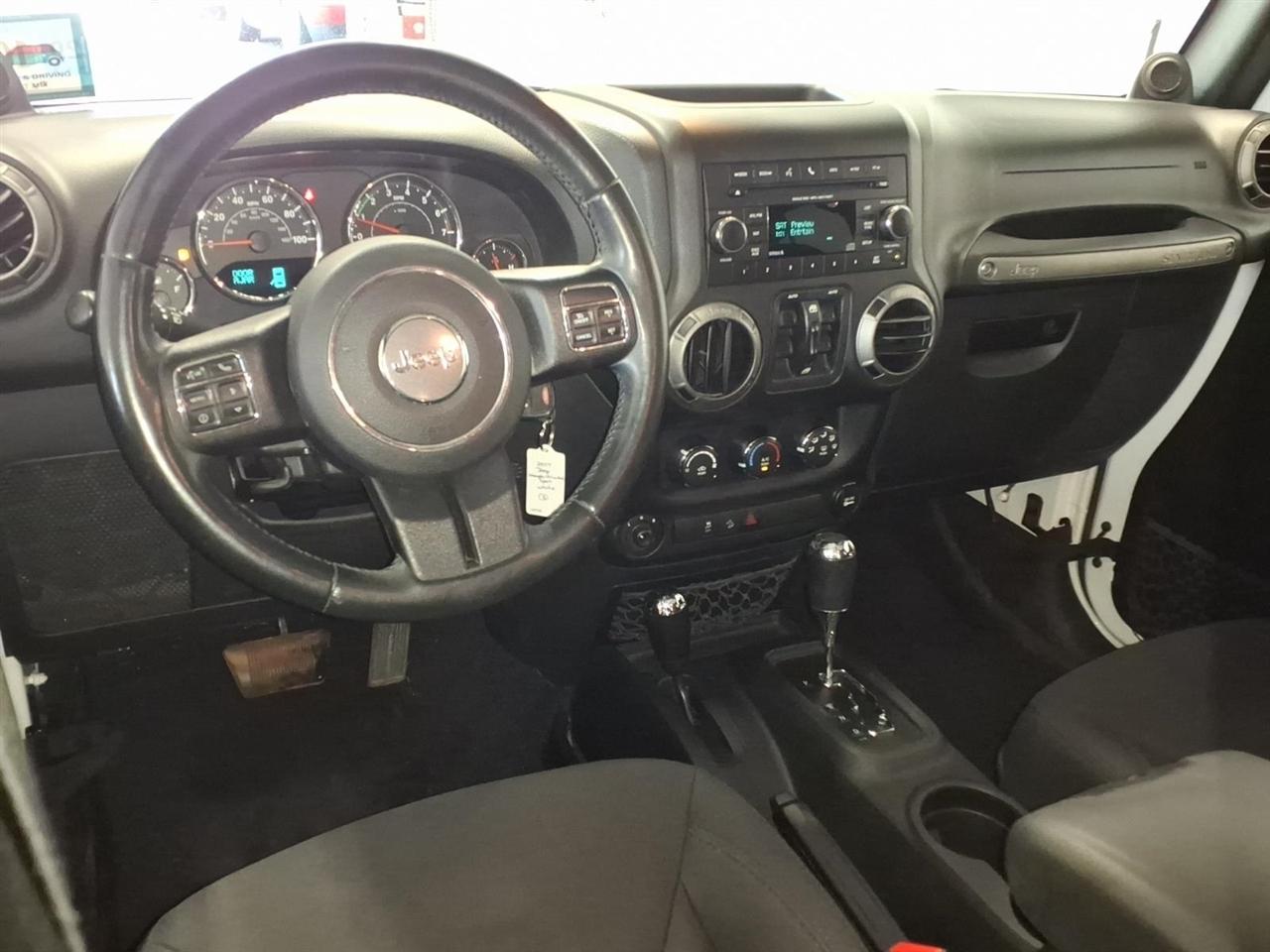 Jeep Wrangler photo 10