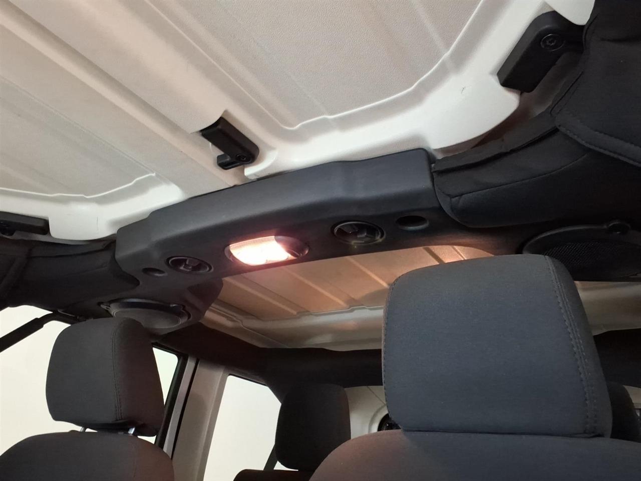 Jeep Wrangler photo 19