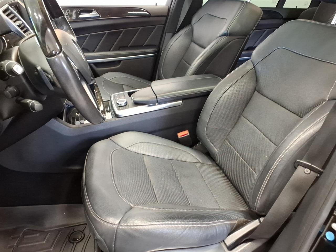 Mercedes-Benz GL-Class photo 18