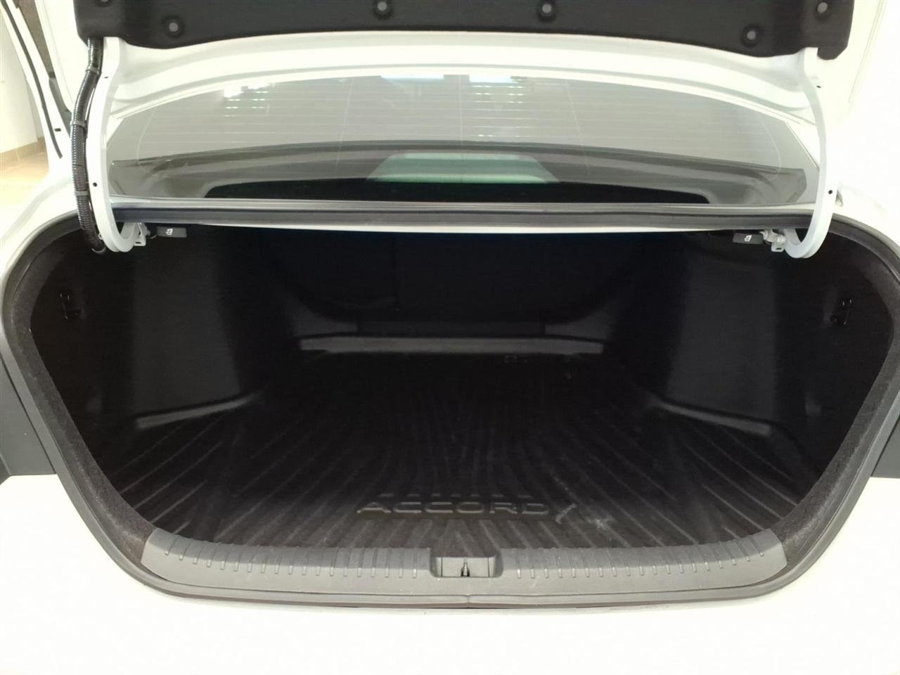 Honda Accord photo 24