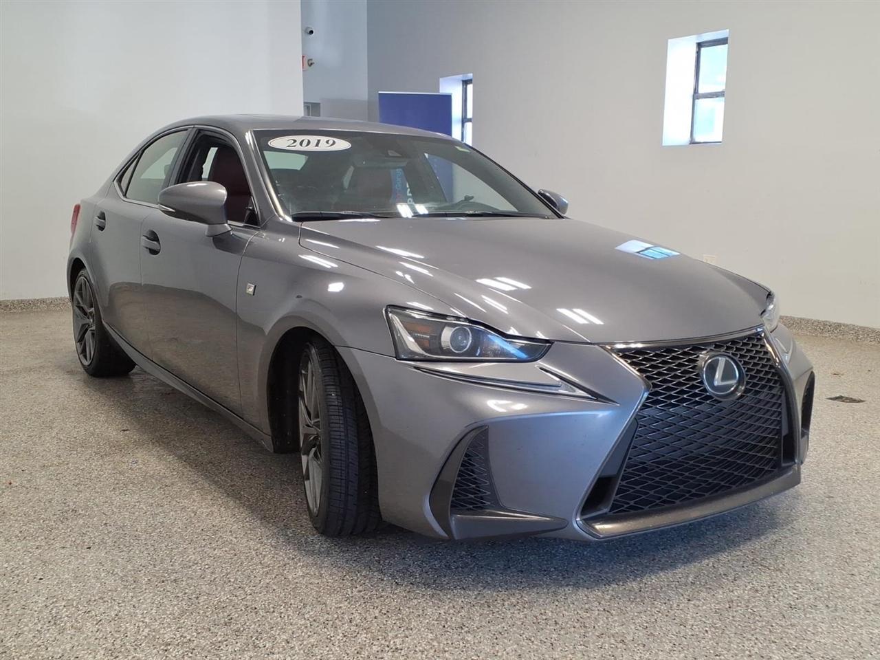 Lexus IS photo 3