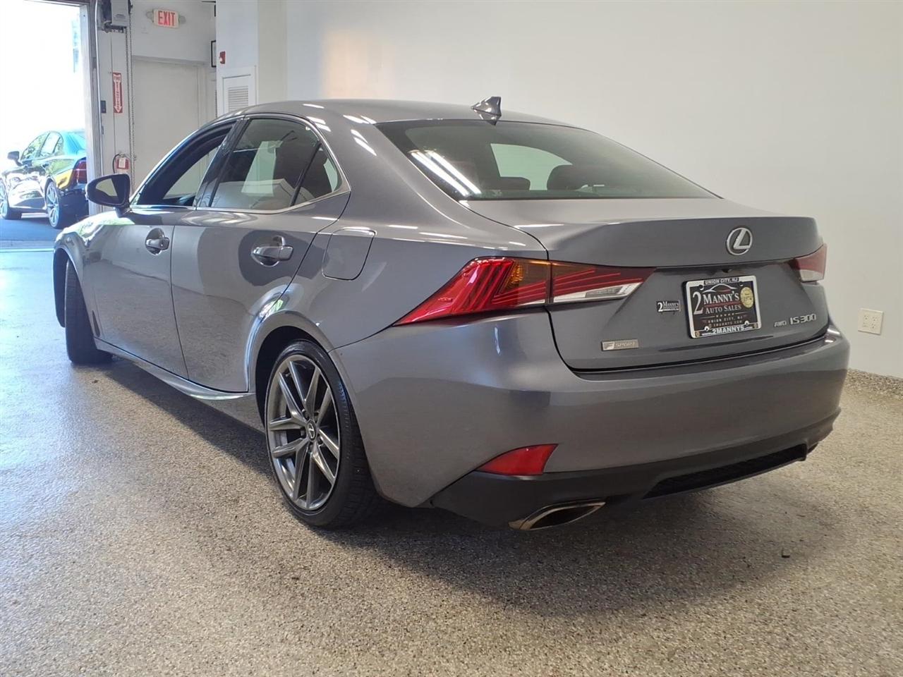 Lexus IS photo 6