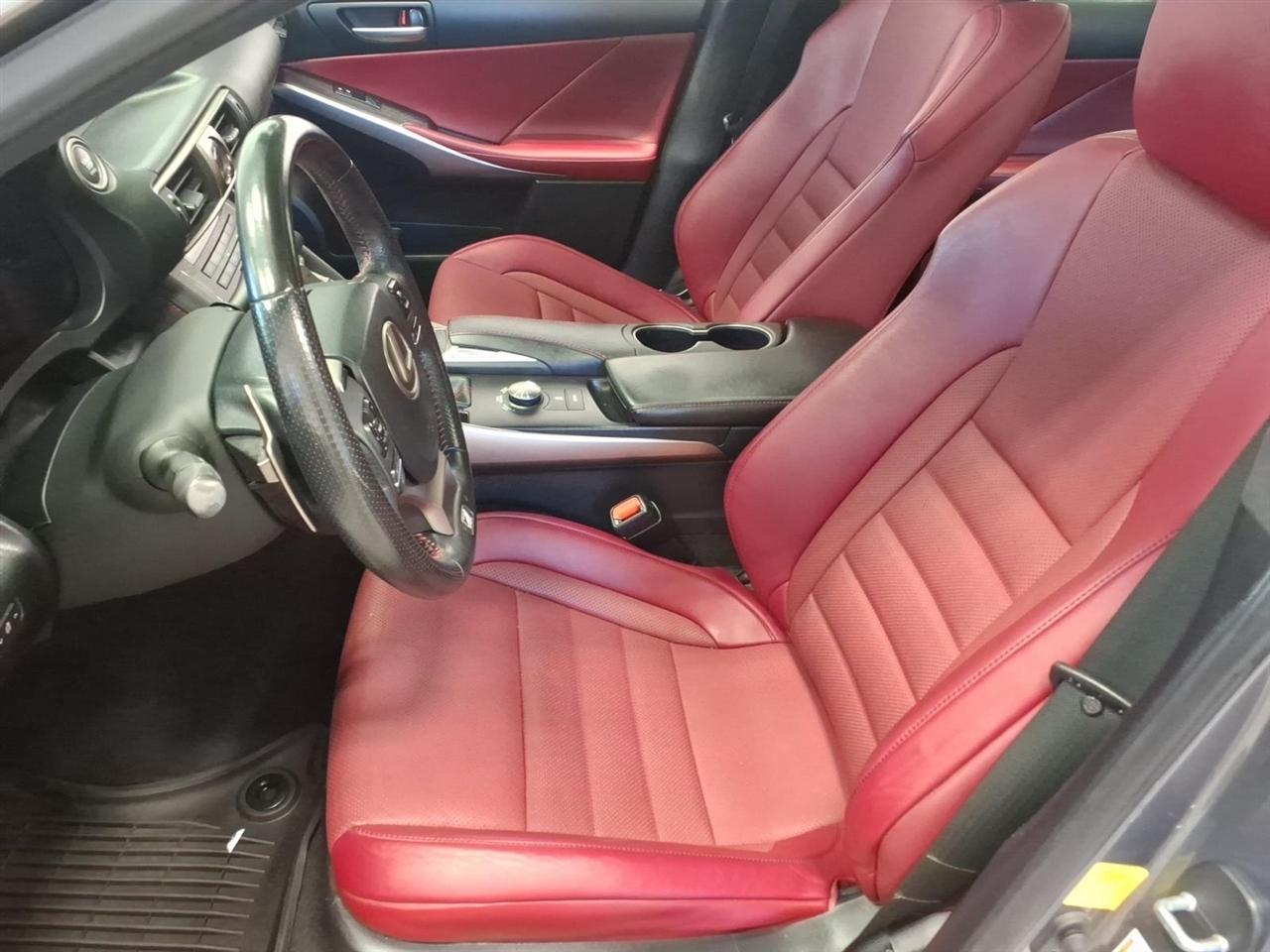 Lexus IS photo 18