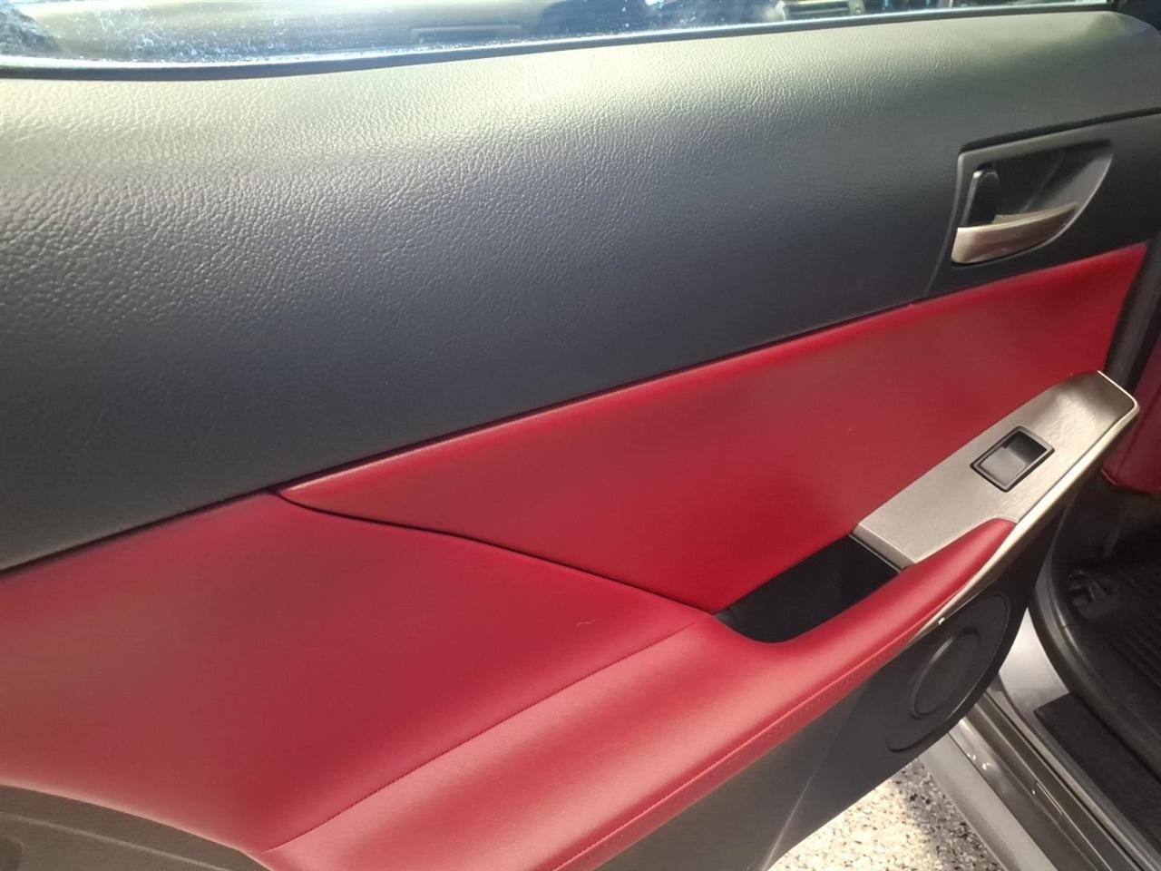 Lexus IS photo 20