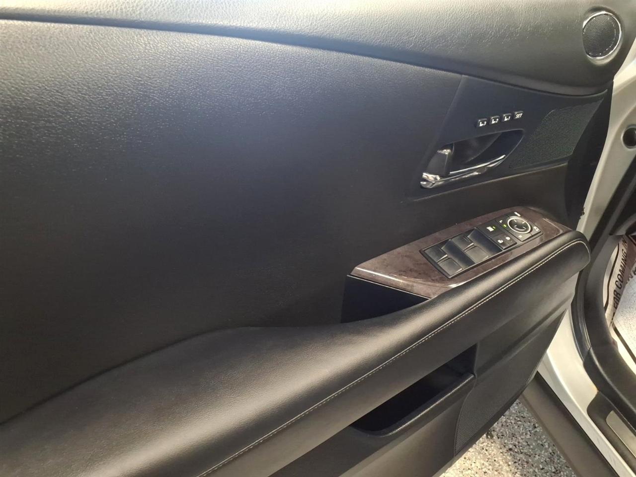 Lexus RX photo 8