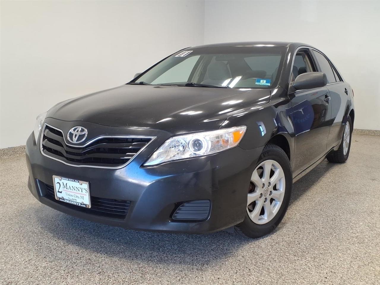 2011 Toyota Camry 4dr Sdn I4 Man LE (Natl)