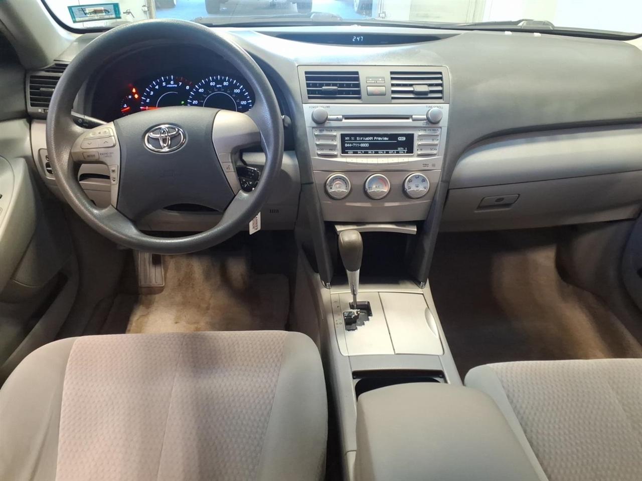 Toyota Camry photo 9