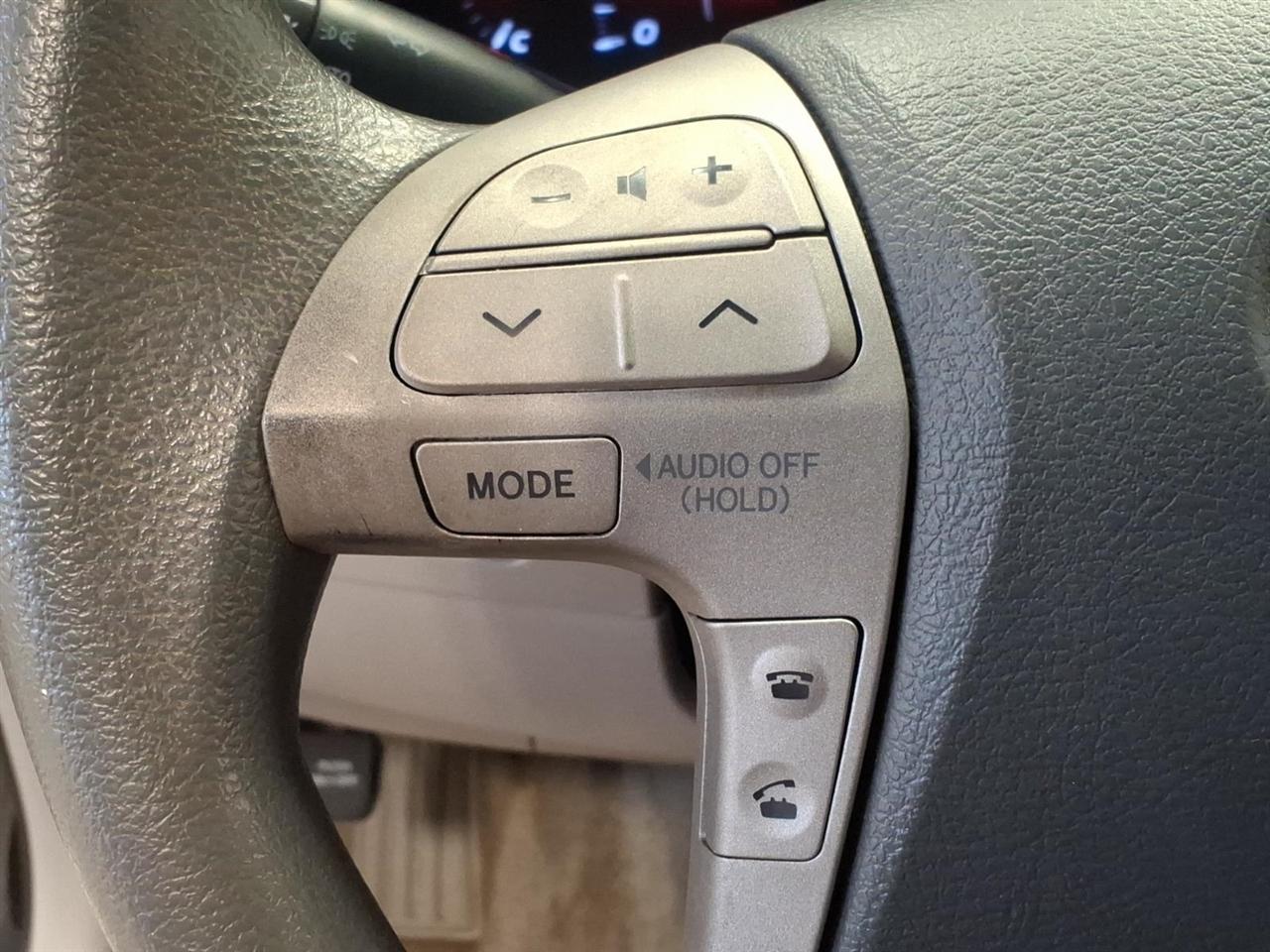 Toyota Camry photo 10