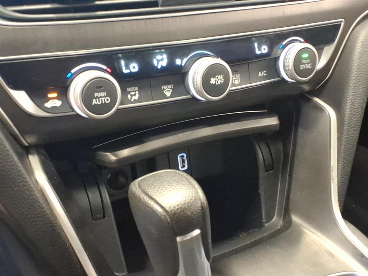 Honda Accord photo 14