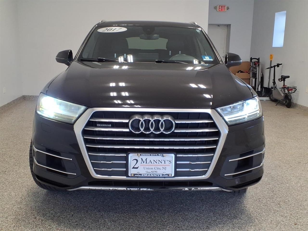 Audi Q7 photo 2