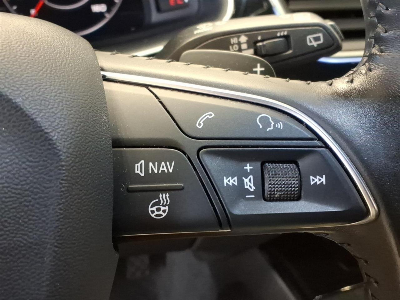 Audi Q7 photo 12