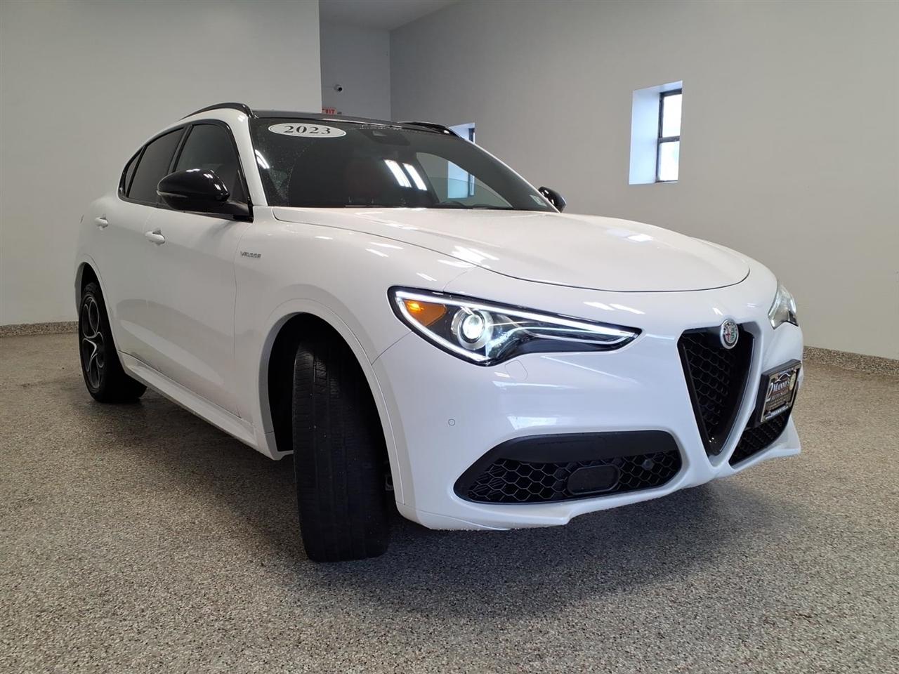 Alfa Romeo Stelvio photo 3