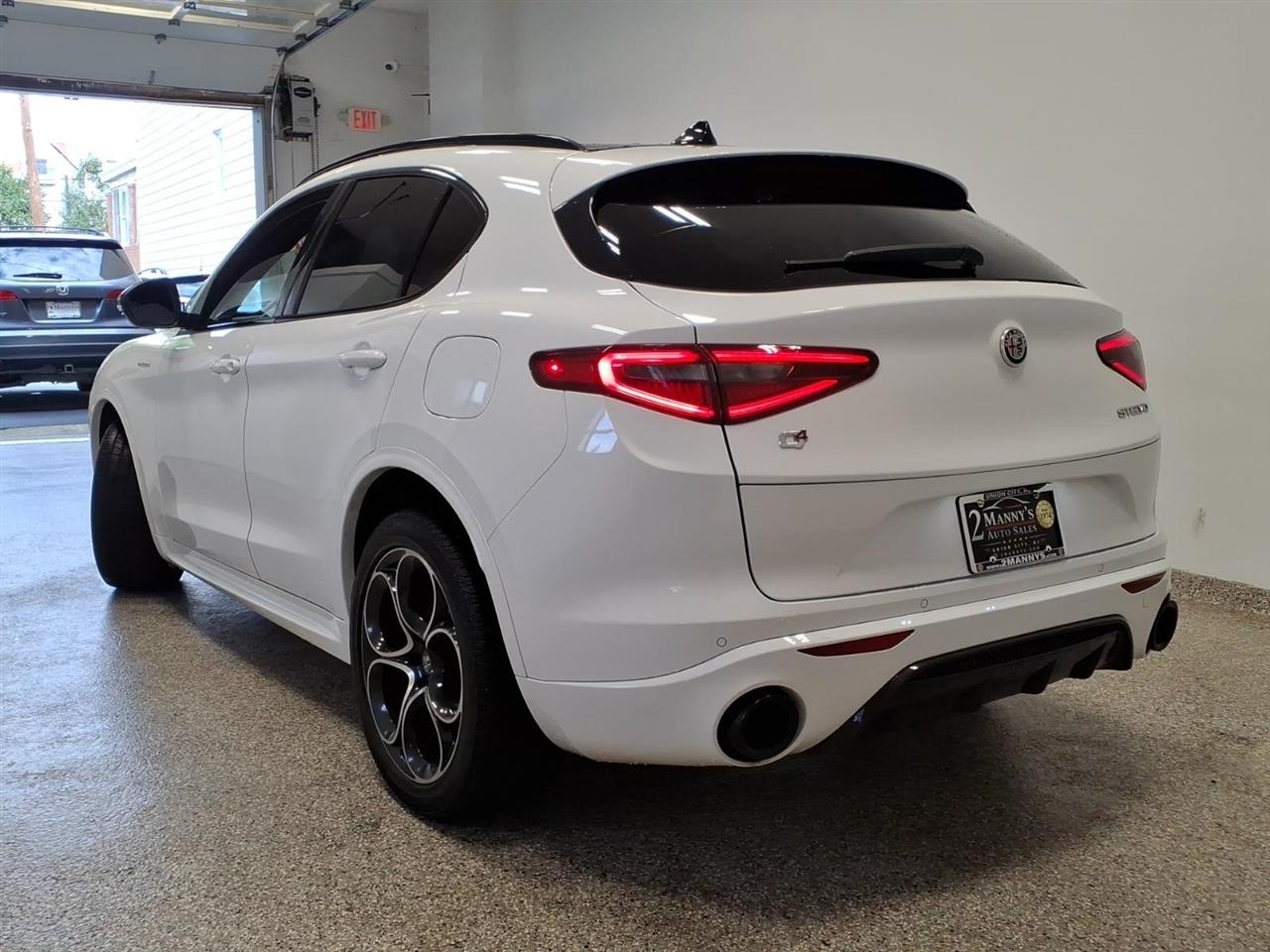 Alfa Romeo Stelvio photo 6