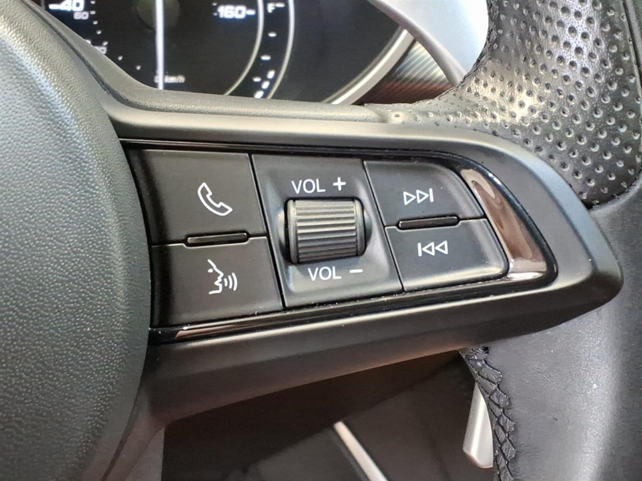 Alfa Romeo Stelvio photo 12