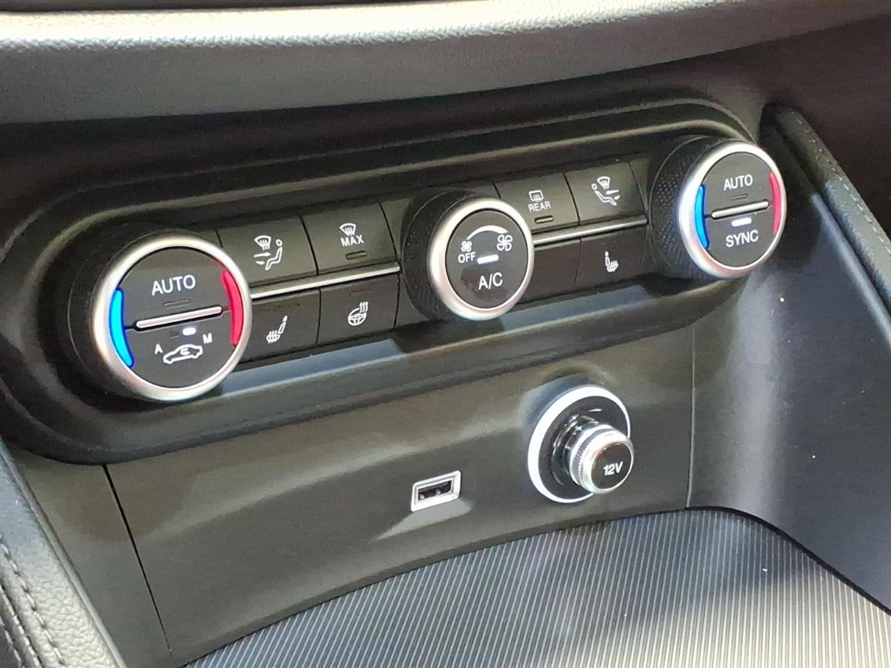 Alfa Romeo Stelvio photo 16