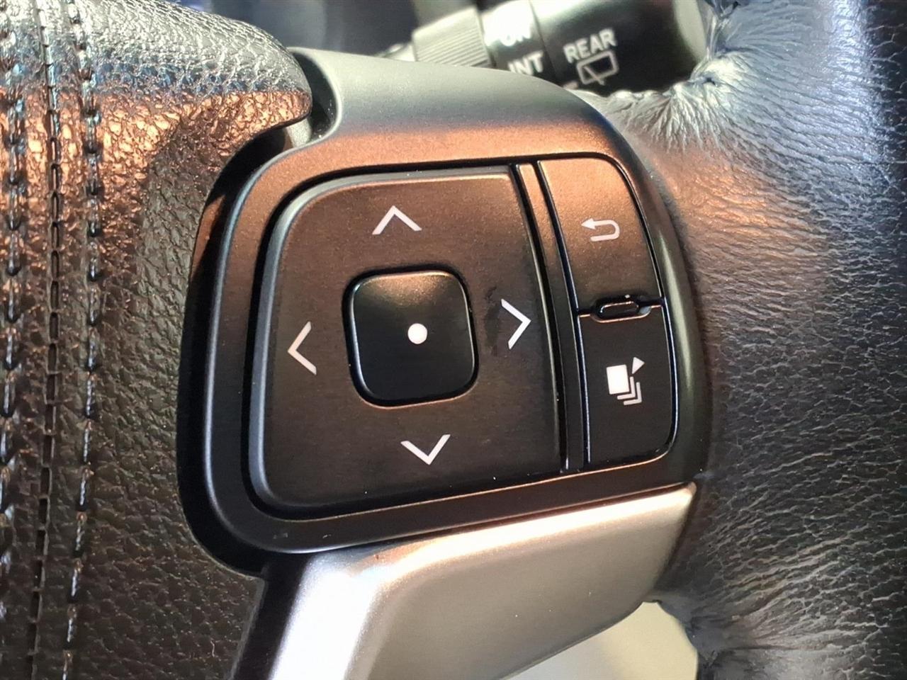 Toyota Sienna 5dr 8-Pass Van XLE Premium FWD (Natl) 2015