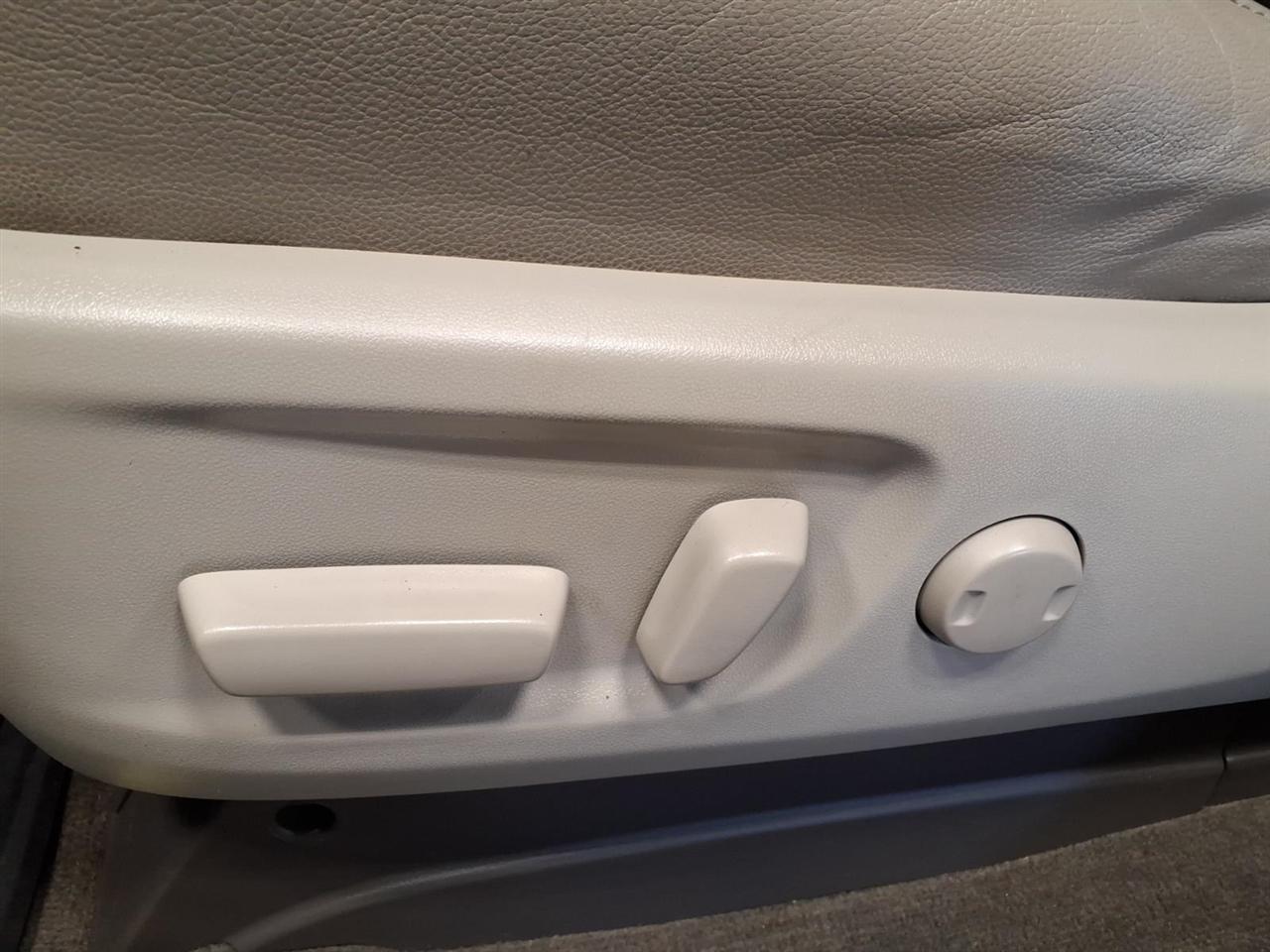 Toyota Sienna XLE 8-Passenger 2015
