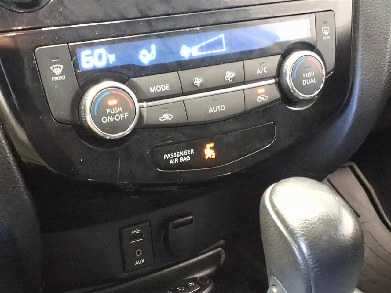 Nissan Rogue photo 16