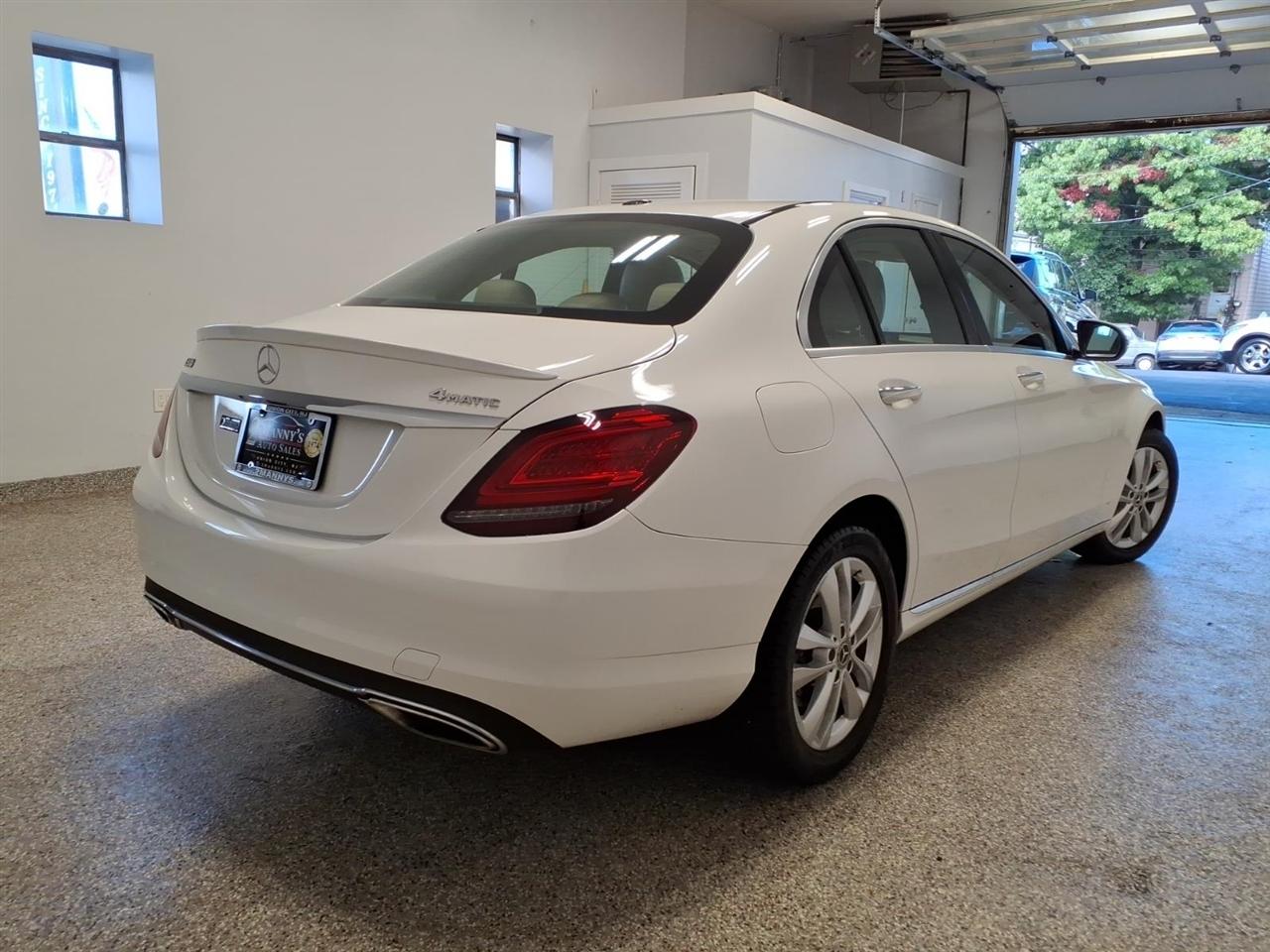 Mercedes-Benz C-Class photo 4