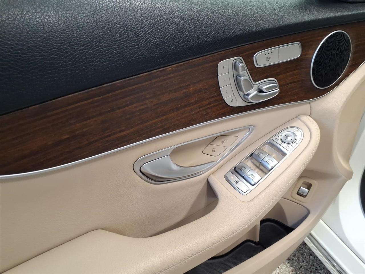 Mercedes-Benz C-Class photo 8