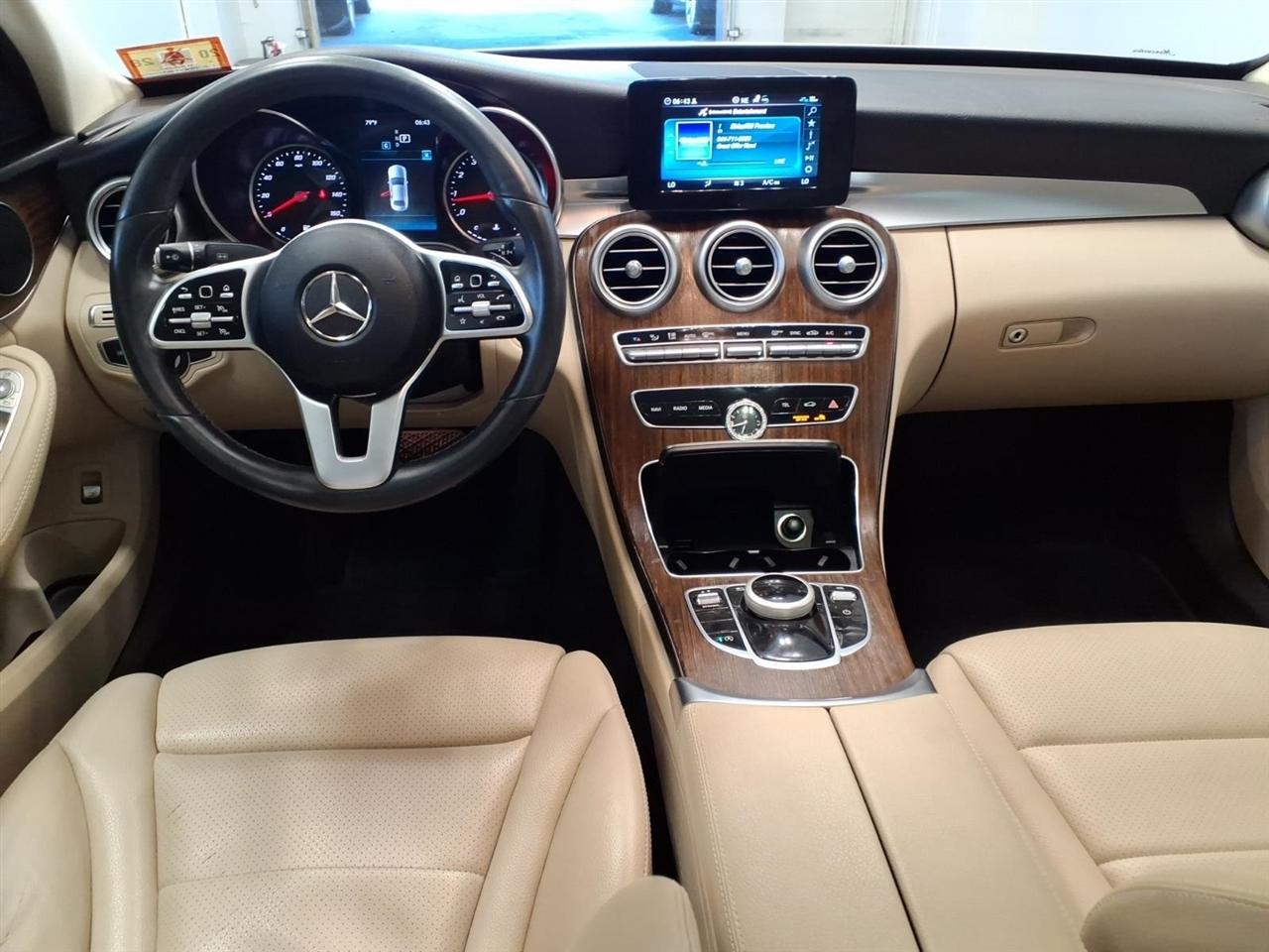 Mercedes-Benz C-Class photo 9