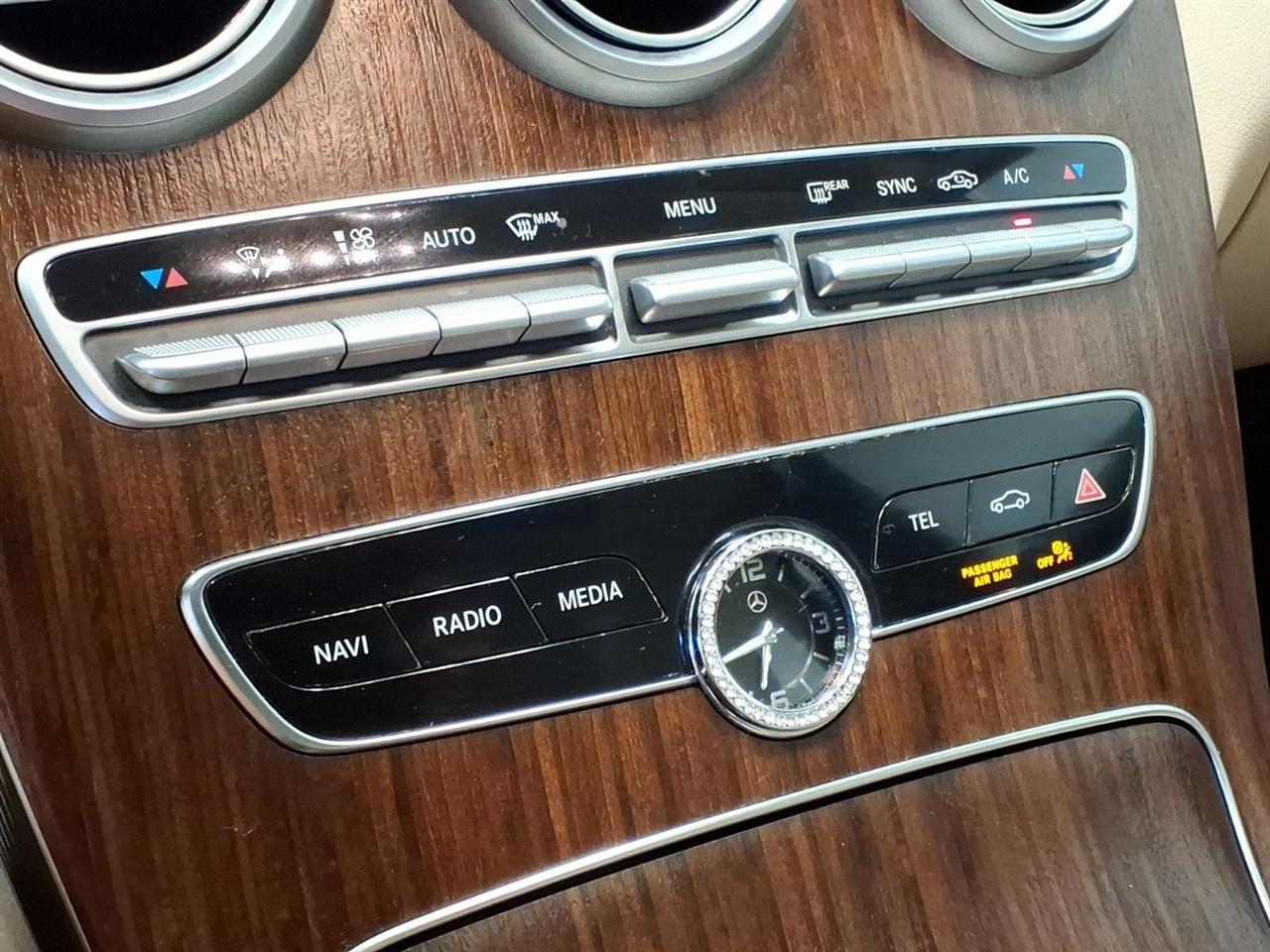 Mercedes-Benz C-Class photo 16