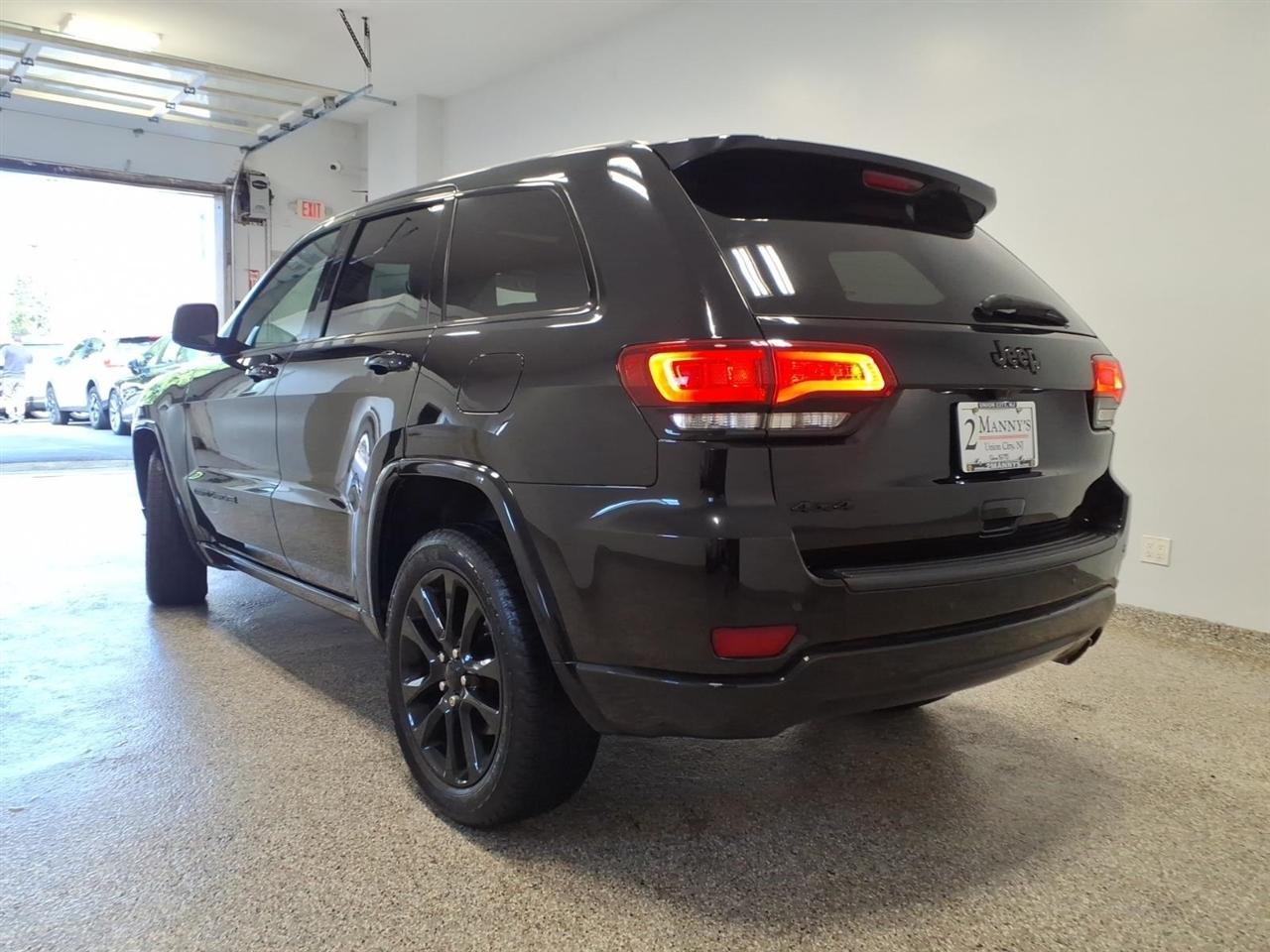 Jeep Grand Cherokee photo 6