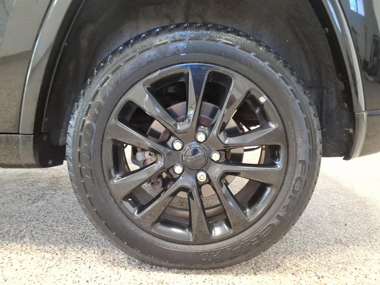 Jeep Grand Cherokee photo 7
