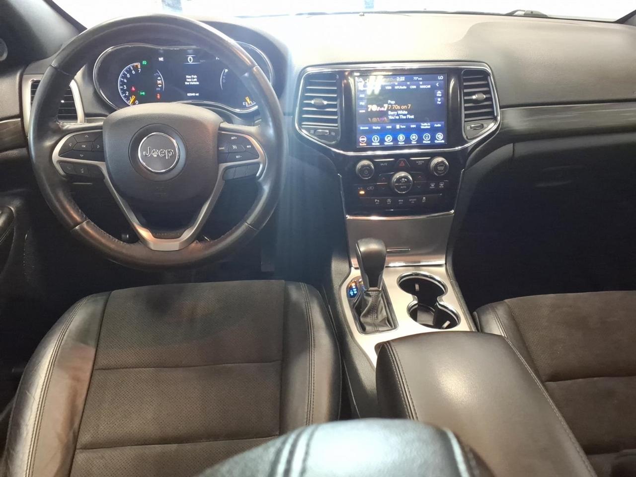 Jeep Grand Cherokee photo 9