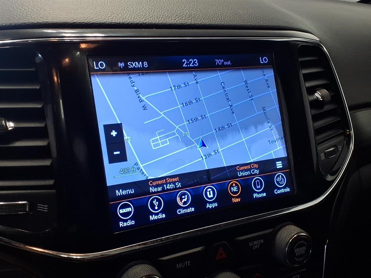 Jeep Grand Cherokee photo 13