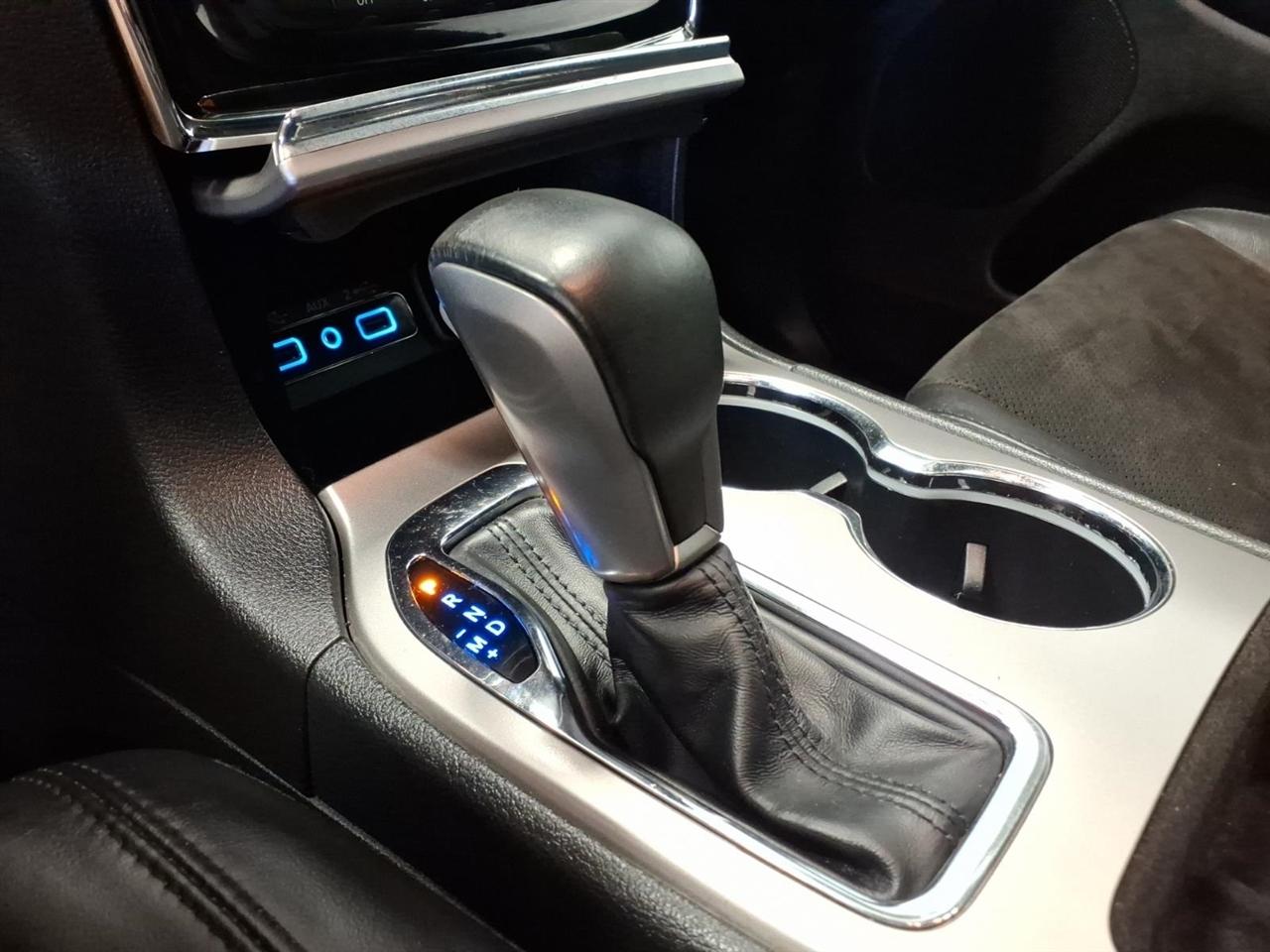 Jeep Grand Cherokee photo 18
