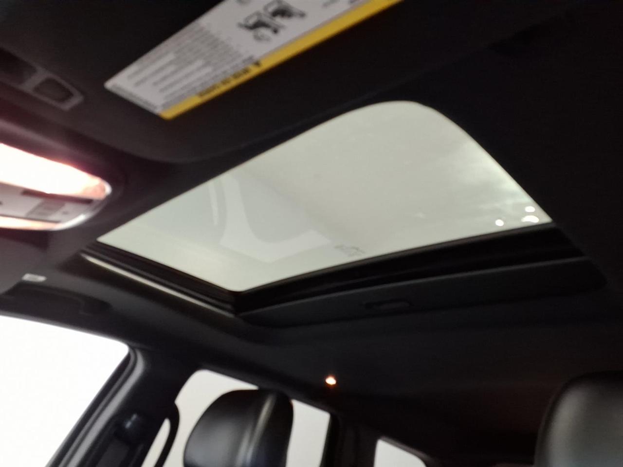 Jeep Grand Cherokee photo 23