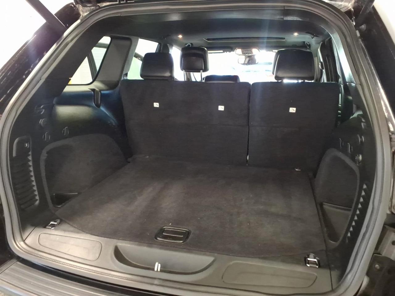 Jeep Grand Cherokee photo 26