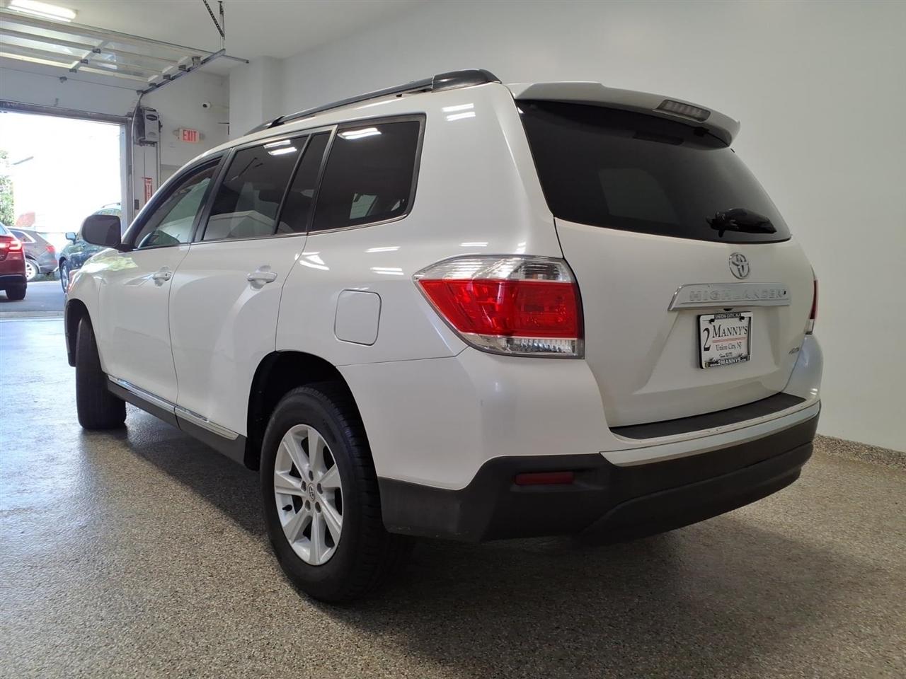 Toyota Highlander photo 6