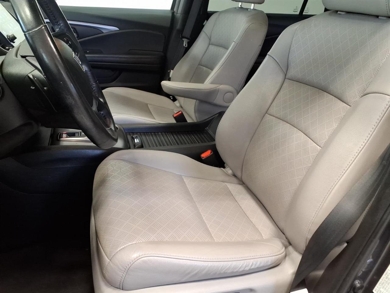 Honda Passport photo 18