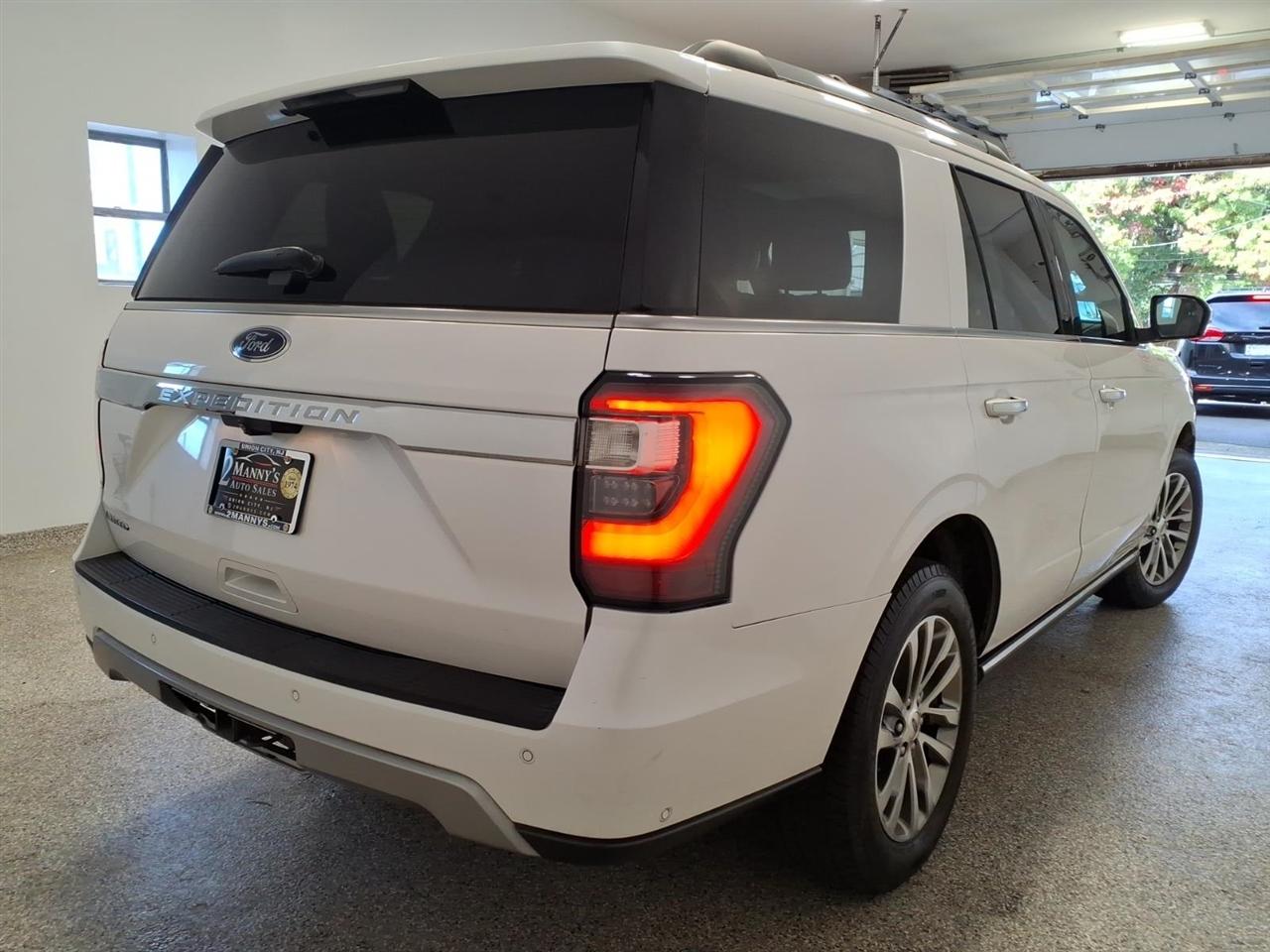 Ford Expedition photo 4