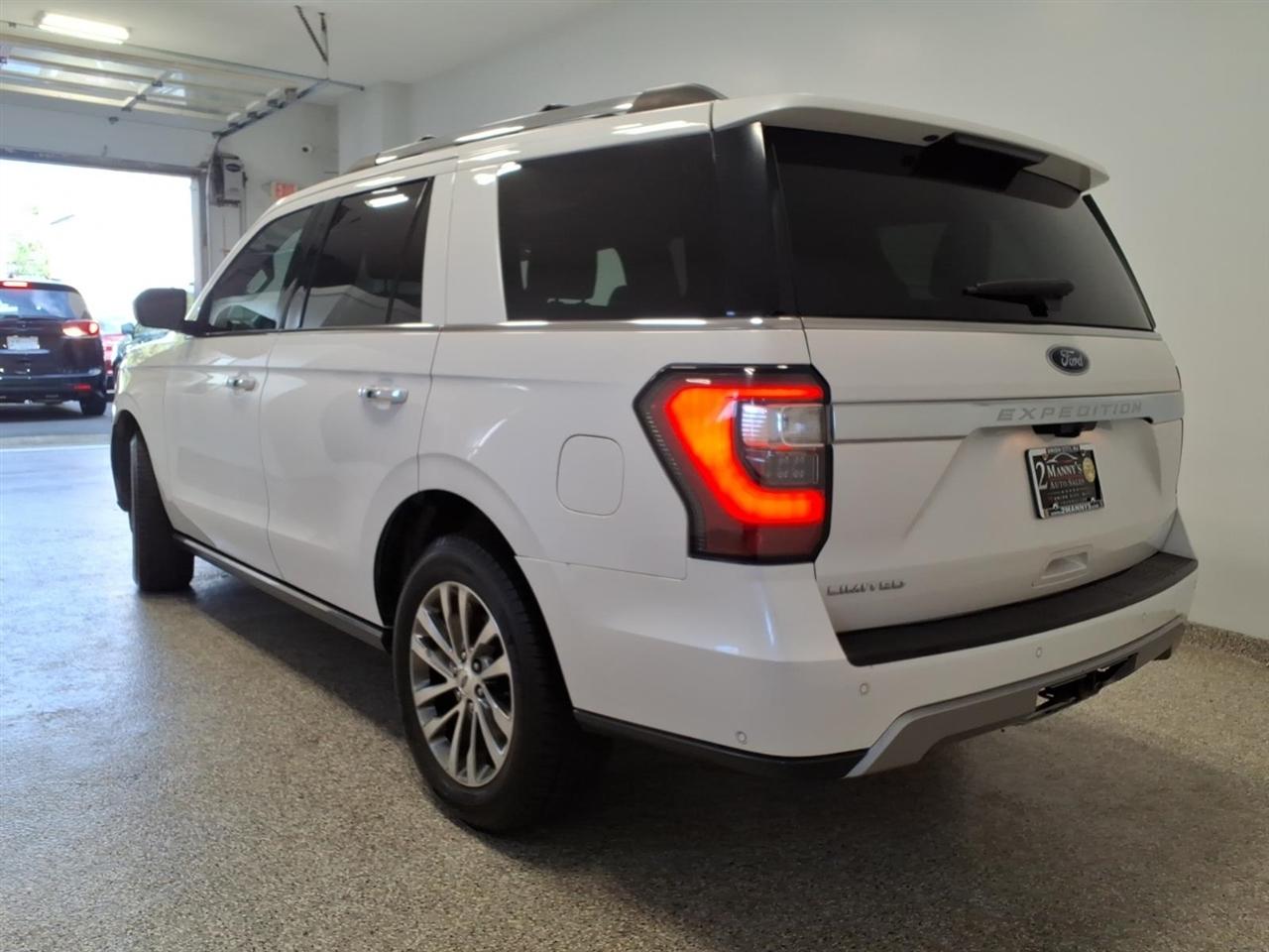 Ford Expedition photo 6