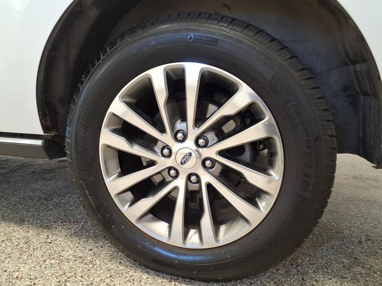Ford Expedition photo 7