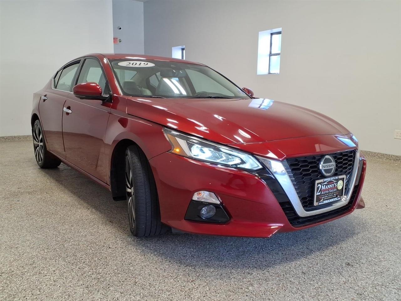Nissan Altima photo 3