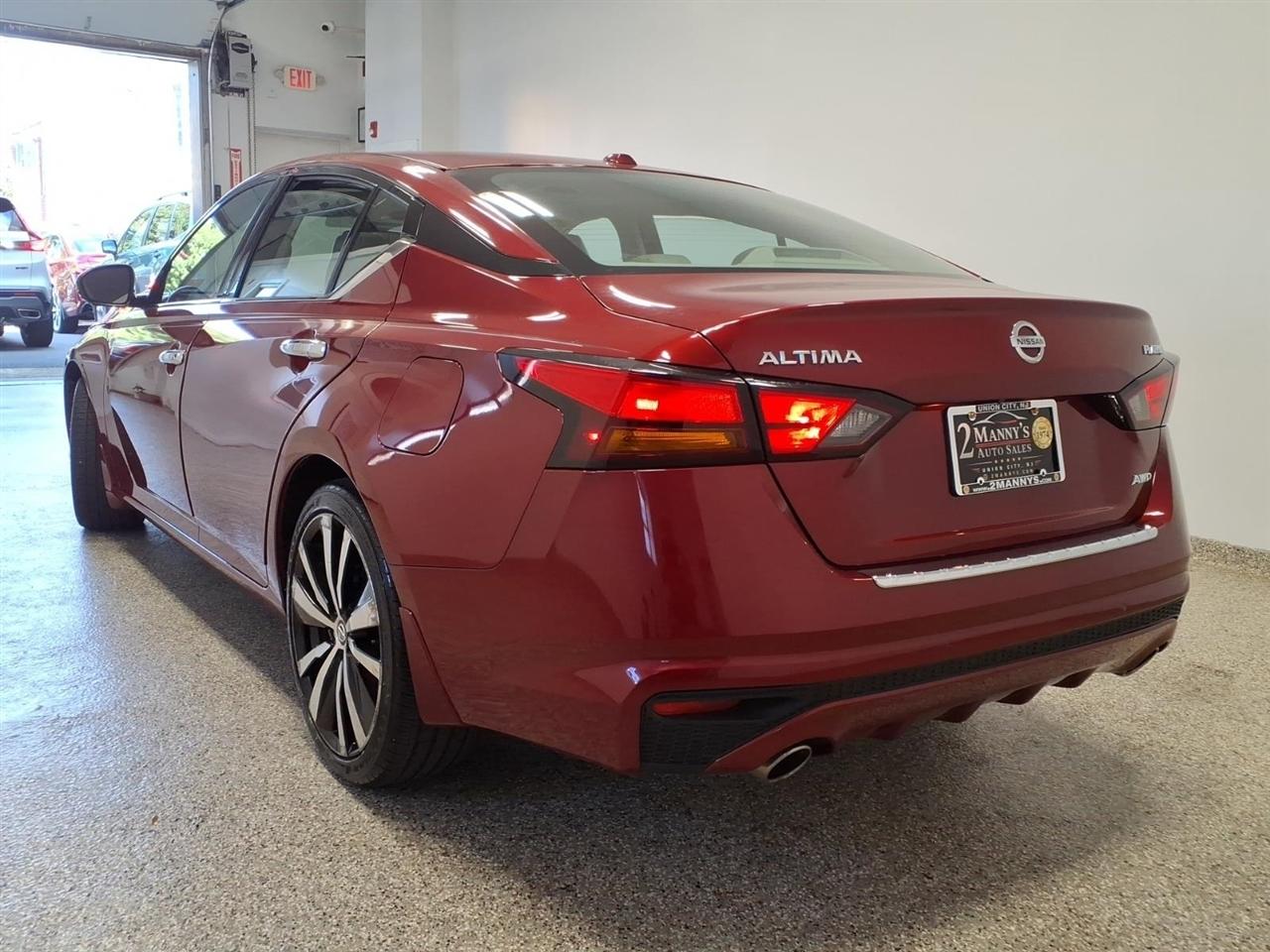 Nissan Altima photo 6