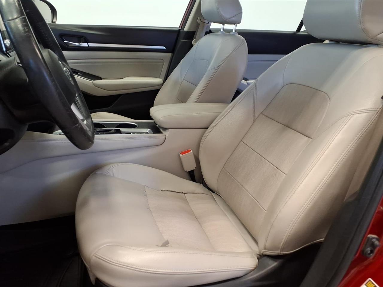 Nissan Altima photo 18