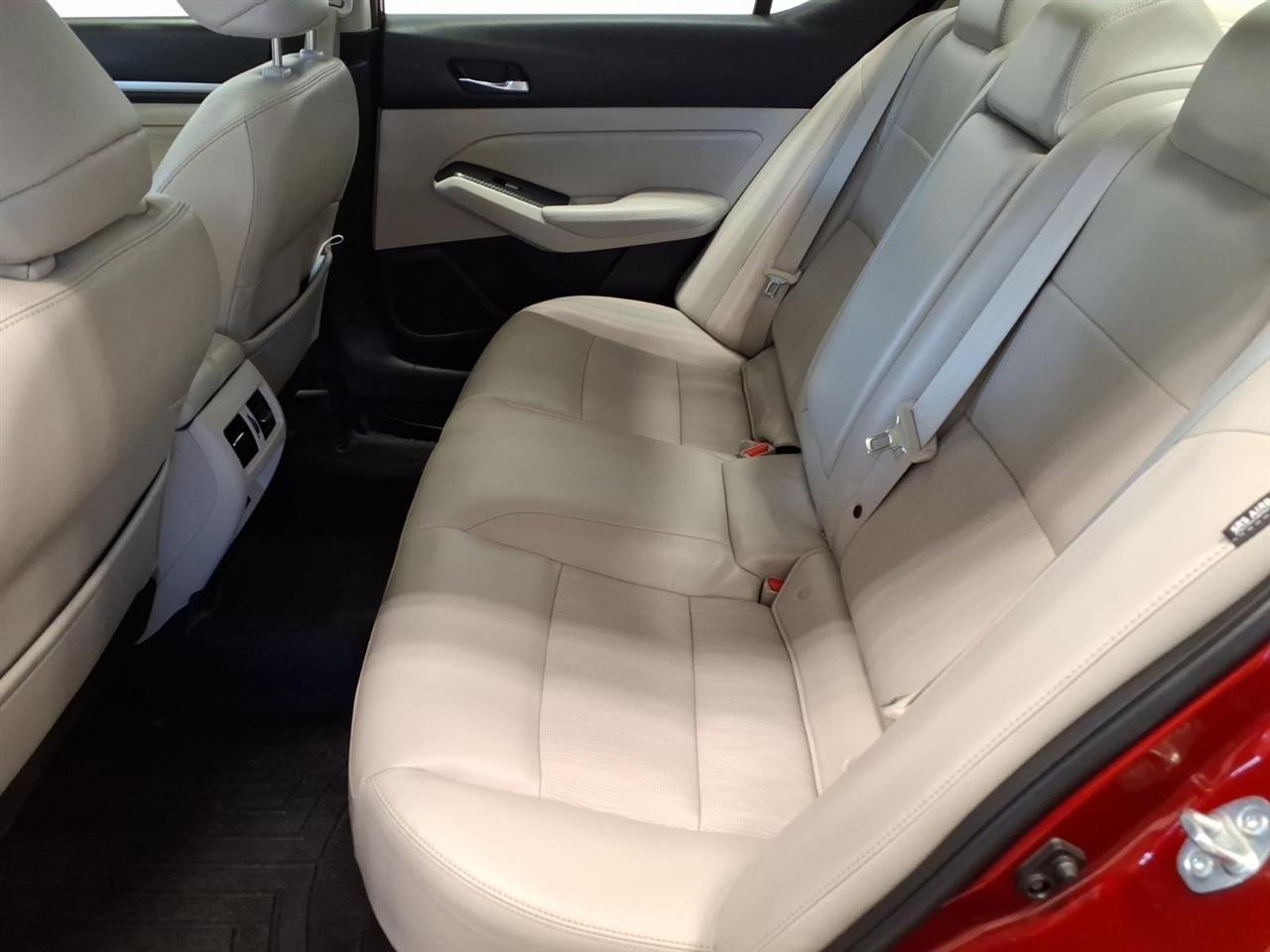 Nissan Altima photo 21